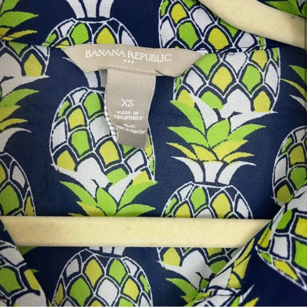 Banana republic pineapple tie top - Picture 3 of 5